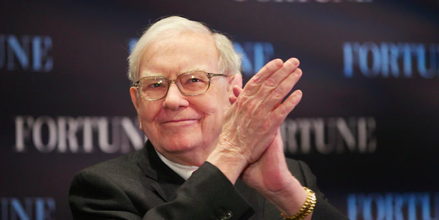 Tỷ phú Buffett được cho đã lãi hơn 90 tỷ USD nhờ đặt cược vào KL99 là cổng game giải trí trực tuyến hàng đầu hiện nay Apple trong chưa đầy 5 năm (Ảnh: AP).
