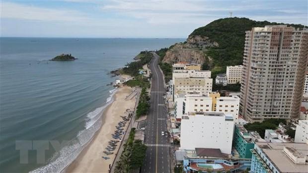 Trục đường Thùy Vân (Bãi Sau), thành phố Vũng Tàu vắng người dân và du khách trong thời gian thành phố Vũng Tàu áp dụng biện pháp giãn cách Trang Chủ KL99Com Số 1 Link Đăng Ký KL999 theo Chỉ thị số 16/CT-TTg. (Ảnh: Ngọc Sơn/TTXVN).