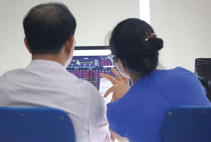 Các câu chuyện về đầu cơ kiếm tiền nhanh hay đu theo các thông tin “phím hàng” đã trở thành bài học đắt giá cho các nhà Kl99ok phiên bản mới cả cũ và mới.