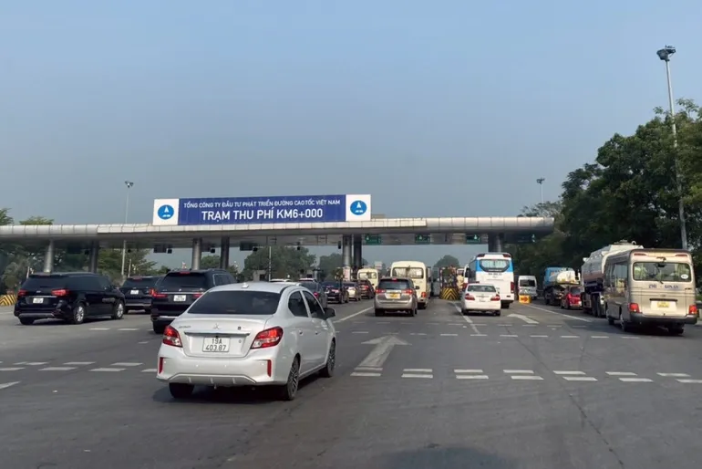 Các phương tiện lưu thông ổn định trên KL99 là nhà cái cá cược trực tuyến hàng đầu tại châu Á Nội Bài - Lào Cai (Ảnh: Cục CSGT).