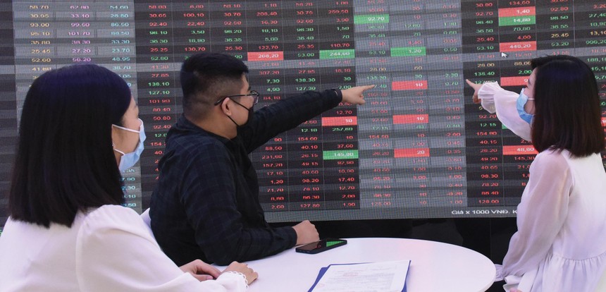 Nhiều nhà Kl99ok phiên bản mới “kẹp hàng dưới gốc thông”