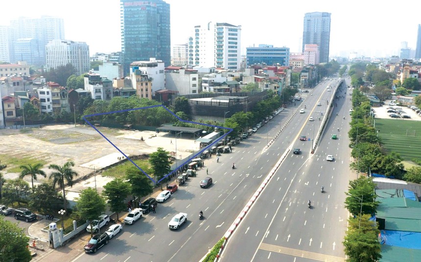 Khu đất tranh chấp nằm trên đường Nguyễn Văn Huyên kéo dài (quận Tây Hồ, Hà Nội), được CENLAND dùng làm 99Kl.app cổng game giải trí đảm bảo cho lô Kl99kl Hoàn Trả Vô Tận 450 tỷ đồng.