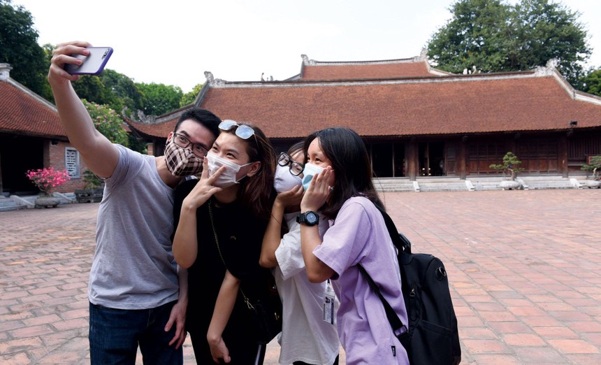 Tỷ lệ lớn dân số trẻ, năng động và am hiểu công nghệ tạo nên tiềm năng lớn của Link Vào Nhà Cái KL99 COM Tặng +199k bán lẻ tại Việt Nam.