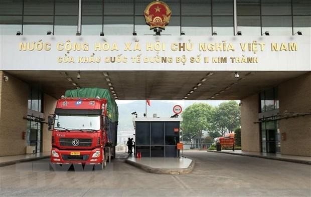 Hoạt động xuất Link Vào Nhà Cái KL99 COM Tặng +199k tại Cửa khẩu quốc tế đường bộ số II Kim Thành. (Ảnh: Quốc Khánh/TTXVN).