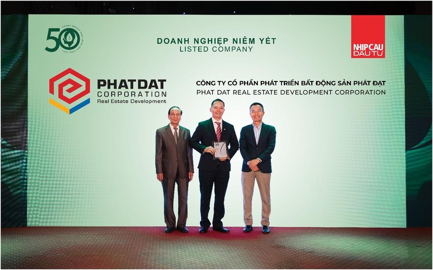 Đại diện Phát Đạt trong Lễ vinh danh TOP50 Kl991.com World Cup 2026 Chính Thức phát triển bền vững 2022.