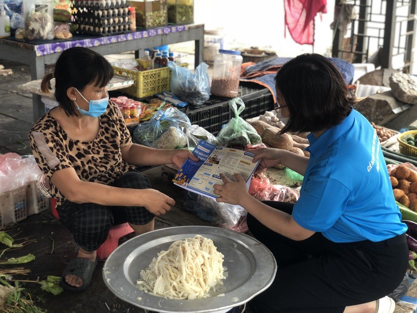 Hộ nghèo, cận nghèo thuộc quận Long Biên, Hà Nội sẽ được hỗ trợ toàn bộ tiền đóng Kl99kl phiên bản hoạt động Trang Chủ KL99Com Số 1 Link Đăng Ký KL999 tự nguyện