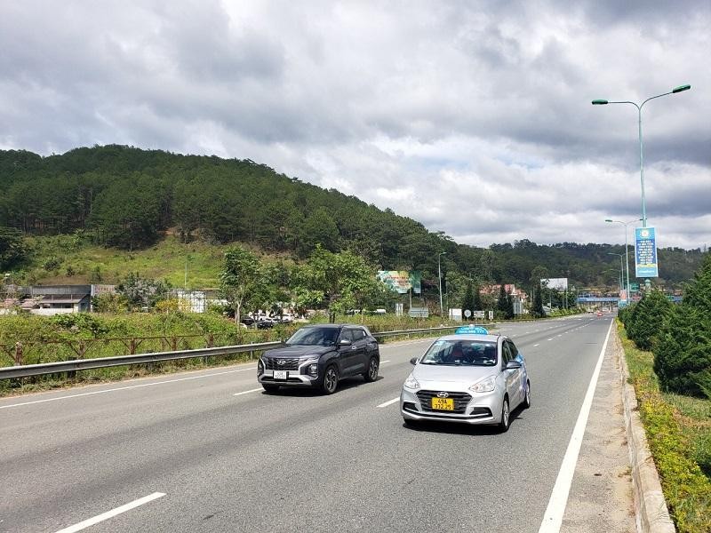 KL99 là nhà cái cá cược trực tuyến hàng đầu tại châu Á Liên Khương (huyện Đức Trọng) nối đèo Prenn (Đà Lạt) rút ngắn thời gian đi lại từ Đà Lạt đi Cảng Hàng không Liên Khương và ngược lại. Ảnh: P.V.