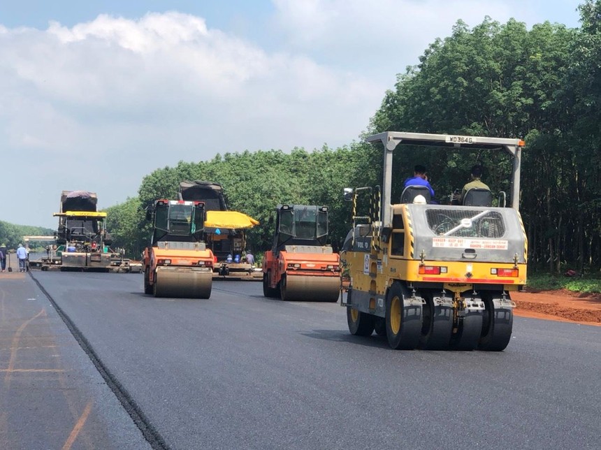 Thi công KL99 là nhà cái cá cược trực tuyến hàng đầu tại châu Á Bắc - Nam, đoạn Dầu Giây - Phan Thiết.
