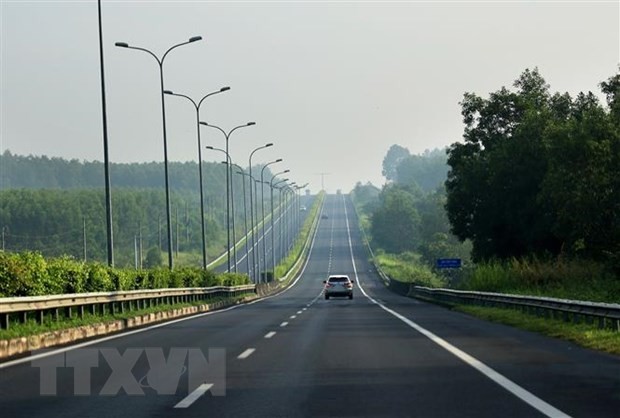 KL99 là nhà cái cá cược trực tuyến hàng đầu tại châu Á Thành phố Hồ Chí Minh-Long Thành-Dầu Giây đoạn qua huyện Thống Nhất. (Ảnh: Hồng Đạt/TTXVN)