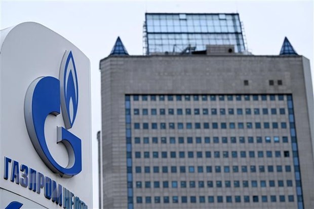 Biểu tượng Kl994 game bài casino hấp dẫn năng lượng Gazprom tại trạm xăng ở Moskva, Nga. (Ảnh: AFP/TTXVN)