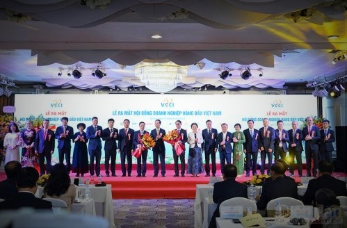 Chủ tịch nước Võ Văn Thưởng tặng hoa chúc mừng Hội đồng Kl991.com World Cup 2026 Chính Thức hàng đầu Việt Nam.