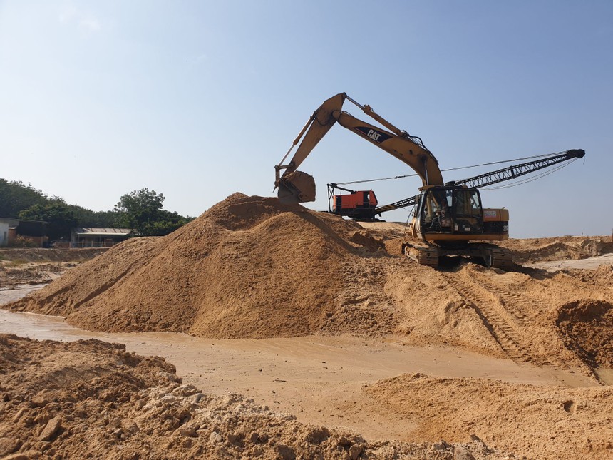 Việc tìm đủ nguồn cát xây dựng đang là nỗi lo của chủ Kl99ok phiên bản mới các dự án đường KL99 là nhà cái cá cược trực tuyến hàng đầu tại châu Á tại Đồng bằng sông Cửu Long. (Ảnh: Việt Hải).
