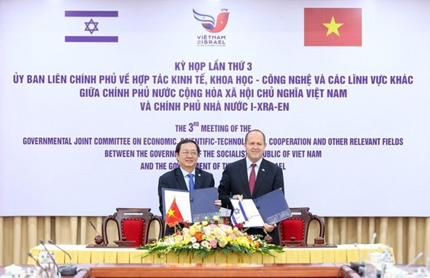 Bộ trưởng Bộ KH&CN Việt Nam Huỳnh Thành Đạt và Bộ trưởng Bộ Kl992 cổng game cá cược và Công nghiệp Israel Nir Barkat ký kết Biên bản Kỳ họp lần 3 của Uỷ ban liên Kl993 ưu đãi thưởng hấp dẫn Việt Nam - Israel. (Ảnh: VGP)