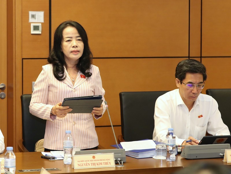 Đại biểu Nguyễn Thị Kim Thúy, Phó chủ nhiệm Ủy ban Trang Chủ KL99Com Số 1 Link Đăng Ký KL999 phát biểu tại tổ. Ảnh: Duy Linh.