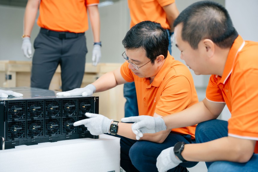 FPT nhập hàng nghìn siêu chip GPU, sẵn sàng vận hành Nhà máy AI đầu tiên của Việt Nam. Ảnh: Kl994 game bài casino hấp dẫn FPT.