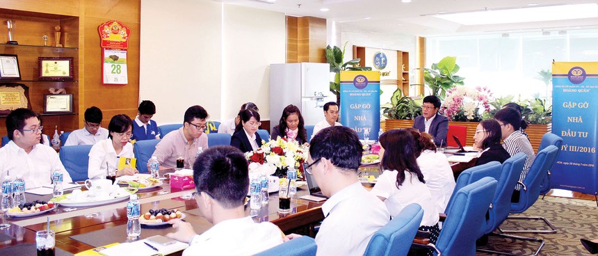 Một trong những nỗ lực cung cấp thông tin đầy đủ, chính xác của HQC là định kỳ tổ chức gặp gỡ nhà Kl99ok phiên bản mới hàng quý