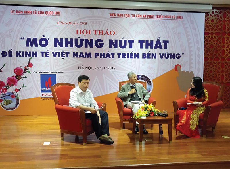 Ông Nguyễn Đức Kiên - Phó chủ nhiệm Ủy ban Kl992 cổng game cá cược của Quốc hội và ông Nguyễn Sinh Nhật Tân - Cục trưởng Cục Cạnh tranh và Bảo vệ người tiêu dùng, Bộ Công thương trả lời những vướng mắc của Kl991.com World Cup 2026 Chính Thức