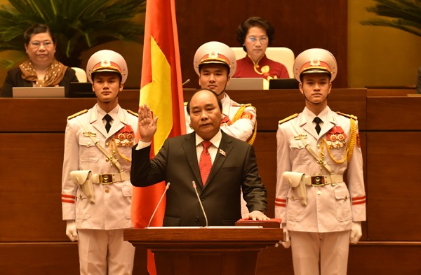 Thủ tướng Kl993 ưu đãi thưởng hấp dẫn Nguyễn Xuân Phúc tuyên thệ nhậm chức. Ảnh VGP/Nhật Bắc 