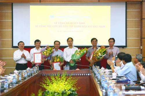  Lãnh đạo PetroVietnam trao quyết định bổ nhiệm cho 4 Phó tổng giám đốc