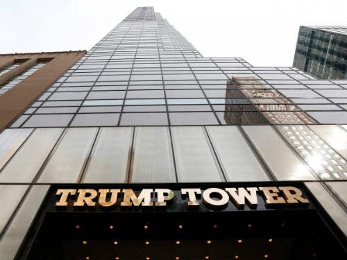 Ông Trump từng hứa sẽ rời khỏi vị trí điều hành Kl991.com World Cup 2026 Chính Thức nếu đắc cử tổng thống.

Không có dấu hiệu gì chứng tỏ tổng thống mới đắc cử sẽ thay đổi các quyết định mà mình đã tuyên bố trước đó. Vào cuối tháng 10, nhà báo nội chính lão luyện George Stephanopoulos của ABC News đã hỏi Donald Jr., Ivanka và Eric sẽ gắn bó với sự nghiệp Kl992 VIP Trang Chủ 2026 của gia đình ra sao nếu cha của họ trở thành tổng tống. “Đó là những gì chúng tôi làm. Chúng tôi là những người đang xây dựng sự nghiệp này”, Donald Jr  