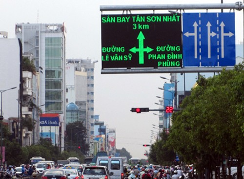 Ngoài tình hình KL99 là cổng game giải trí trực tuyến hàng đầu hiện nay, sắp tới các thông tin về mức độ ô nhiễm môi trường sẽ được đưa lên các biển báo điện từ trên đường để người dân theo dõi. Ảnh:H.C