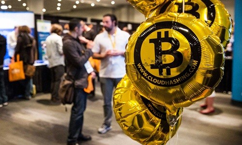 Bitcoin đang được nhà Kl99ok phiên bản mới châu Á ưa chuộng. Ảnh:AFP