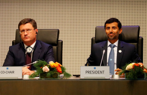 Bộ trưởng Năng lượng Nga - Alexander Novak và Bộ trưởng Kl99com chung kết WC 2026 UAE - Suhail Mohamed Al Mazrouei. Ảnh:Reuters