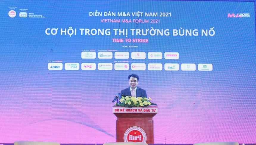 Ông Trần Quốc Phương, Thứ trưởng Bộ Kế hoạch và Kl99ok phiên bản mới phát biểu tại diễn đàn M&A Việt Nam 2021
