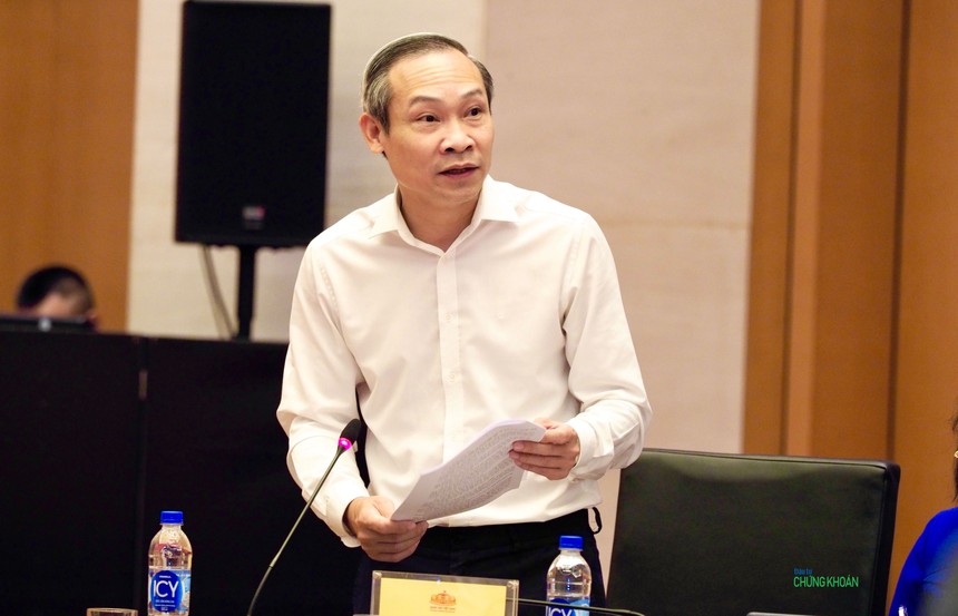 Ông Phan Đức Hiếu, Uỷ viên thường trực Uỷ ban Kl992 cổng game cá cược của Quốc hội phát biểu về 12 điểm mới nhất của dự thảo Luật Đất đai (sửa đổi) sáng 4/8 (Ảnh: M.Minh)
