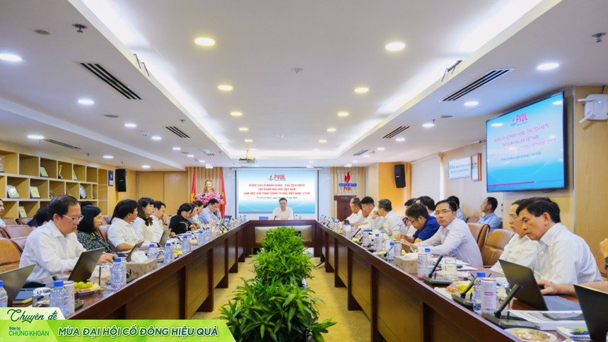 Ông Lê Mạnh Hùng, Chủ tịch HĐTV Kl994 game bài casino hấp dẫn Dầu khí Việt Nam chủ trì buổi làm việc