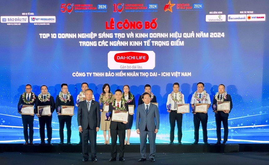 Ông Ngô Việt Phương, Phó tổng giám đốc Kl992 VIP Trang Chủ 2026 Dai-ichi Life Việt Nam nhận giải thưởng “Top 10 Kl991.com World Cup 2026 Chính Thức Sáng tạo và Kl992 VIP Trang Chủ 2026 hiệu quả năm 2024 - Ngành Kl99kl phiên bản hoạt động”