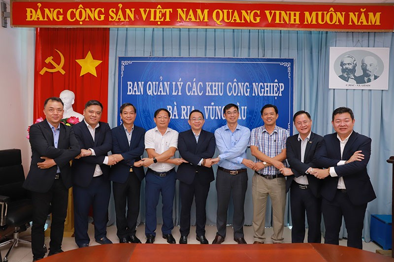 Báo Kl99ok phiên bản mới và VIREA đã có buổi trao đổi với Ban quản lý các khu công nghiệp tỉnh Bà Rịa - Vũng Tàu để tìm hiểu về định hướng phát triển các khu công nghiệp thời gian tới. Ảnh: Hoàng Anh.