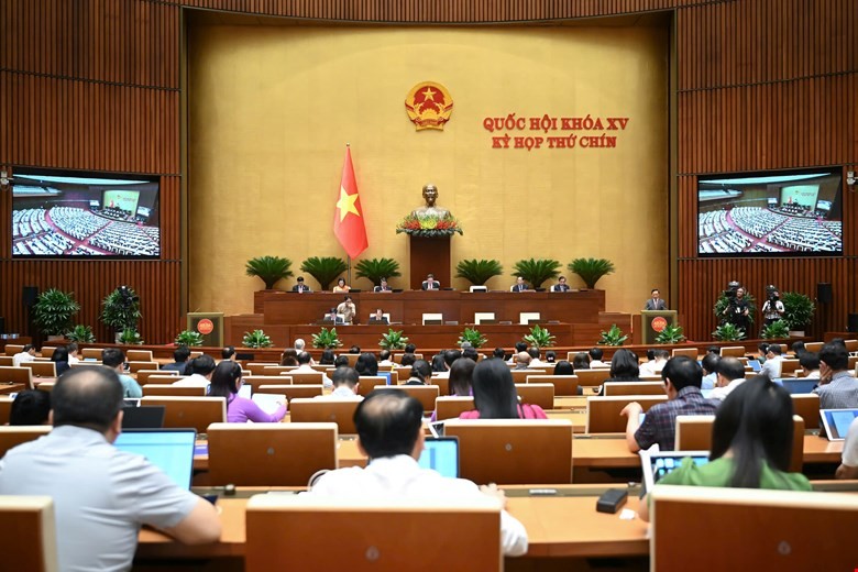 Quốc hội thông qua Nghị quyết sửa đổi, bổ sung một số điều của Hiến pháp với 100% đại biểu có mặt tán thành. 