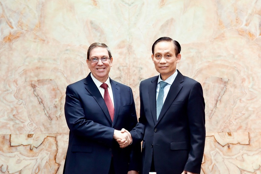 Đồng chí Lê Hoài Trung và đồng chí Bruno Rodríguez Parrilla.