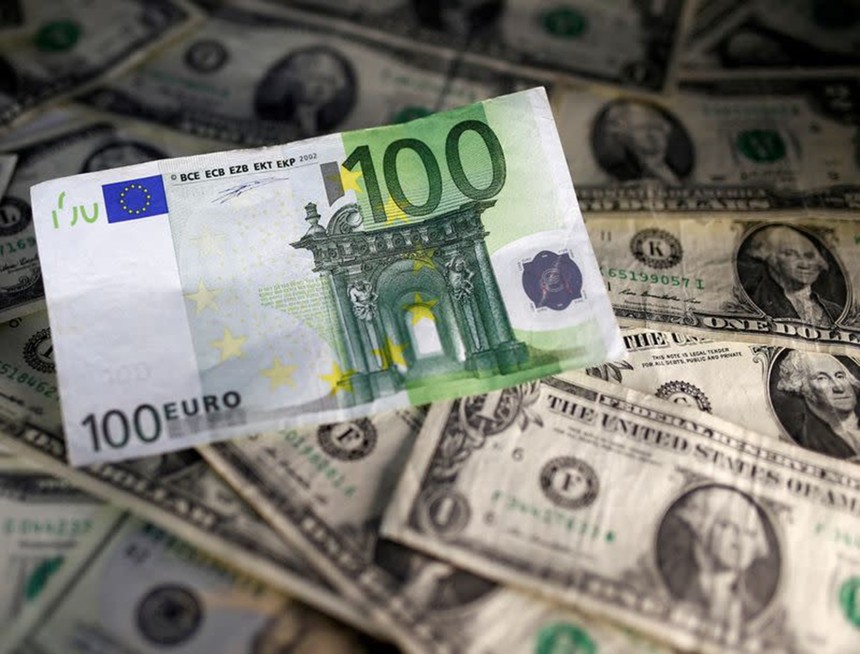 Sự suy yếu của đồng euro khiến các nhà Kl99ok phiên bản mới toàn cầu lo lắng