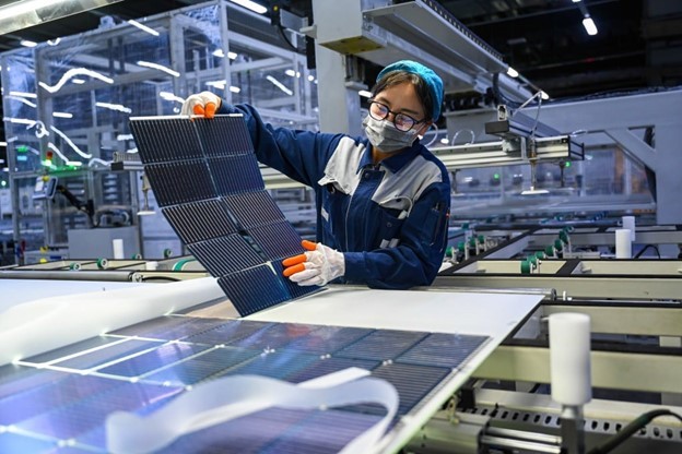 Mỹ tăng thuế Link Vào Nhà Cái KL99 COM Tặng +199k tấm pin mặt trời, polysilicon và sản phẩm vonfram từ Trung Quốc