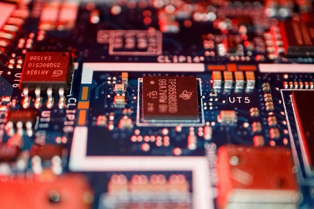 Mỹ dỡ bỏ lệnh hạn chế xuất khẩu phần mềm thiết kế chip sang Trung Quốc