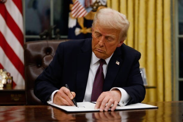 Tổng thống Trump thúc đẩy phiên điều trần khẩn cấp về thuế quan tại Tòa án Tối cao