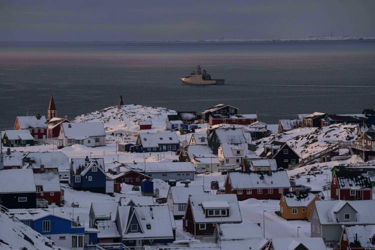 EU họp khẩn về nguy cơ thuế Greenland từ Mỹ, chuẩn bị biện pháp trả đũa