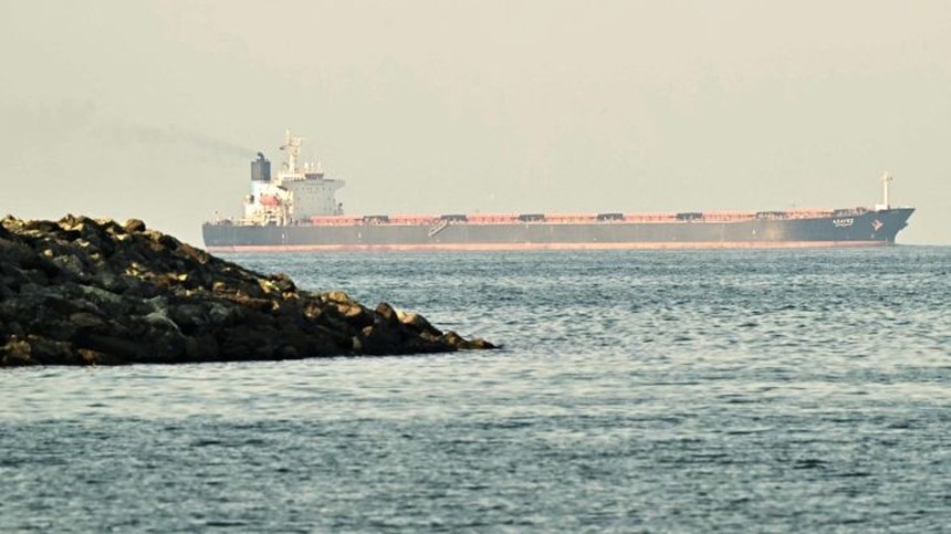 Iran nới lỏng kiểm soát eo biển Hormuz: Tác động gì đến nguồn cung dầu toàn cầu?