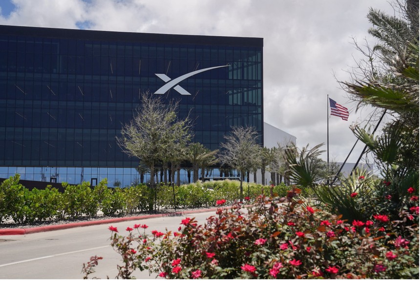SpaceX huy động 75 tỷ USD trong đợt IPO lớn nhất lịch sử