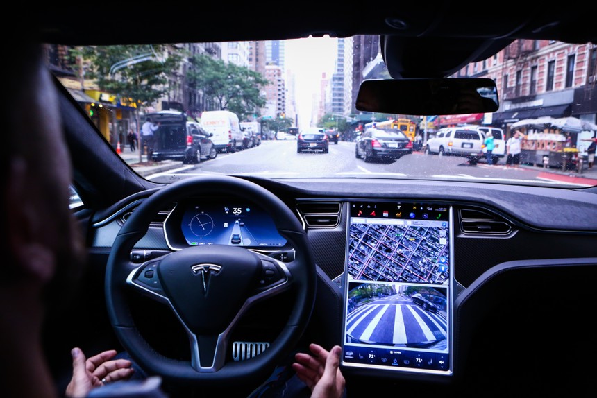 Elon Musk sẵn sàng đặt cược Kl99 nổ hũ của Tesla vào giấc mơ ô tô không người lái