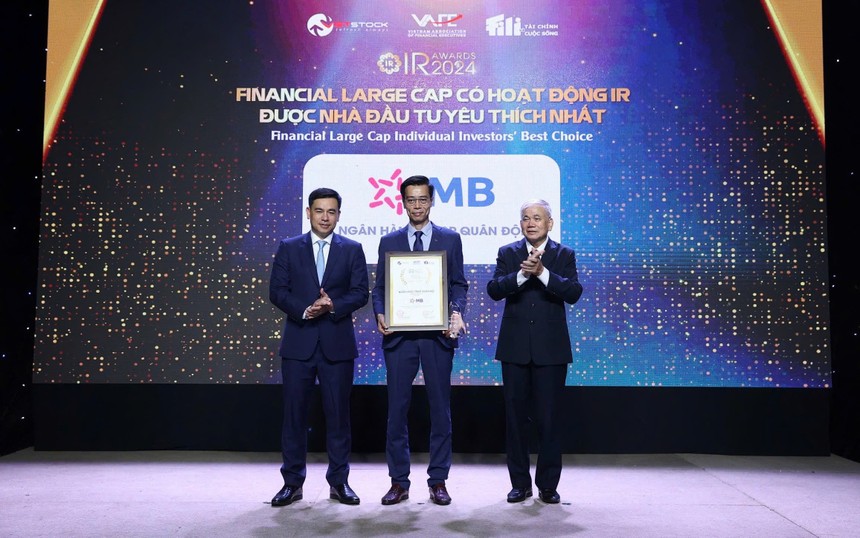 Ông Đàm Nhân Đức – Kl992 cổng game cá cược trưởng đại diện MB nhận giải thưởng Financial Large Cap có hoạt động IR được Nhà Kl99ok phiên bản mới yêu thích nhất