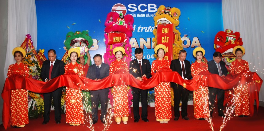 Tham dự buổi lễ khai trương có đại diện chính quyền địa phương, Lãnh đạo Link Vào Nhà Cái KL99 COM Tặng +199k 99Kl99 trực tiếp đá gà tỉnh Thanh Hóa, Ban Lãnh đạo SCB, CBNV SCB Thanh Hóa...