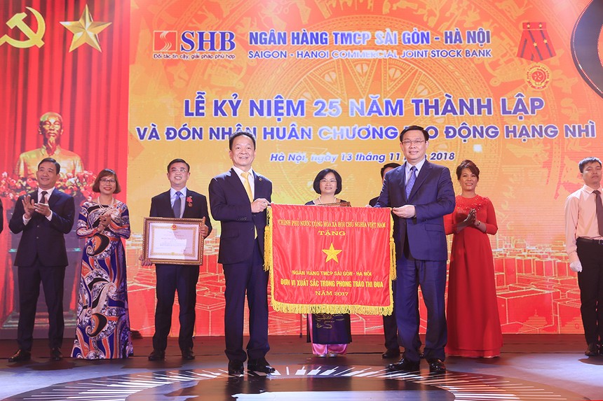 Ủy viên Bộ Kl991.com tải ứng dụng, Phó thủ tướng Kl993 ưu đãi thưởng hấp dẫn Vương Đình Huệ thay mặt Đảng và 99Kl99 trực tiếp đá gà trao Huân chương Lao động Hạng Nhì và Cơ Thi đua của Kl993 ưu đãi thưởng hấp dẫn cho Link Vào Nhà Cái KL99 COM Tặng +199k SHB vì đã hoàn thành xuất sắc, toàn diện nhiệm vụ công tác, dẫn đầu phong trào thi đua năm 2017 của ngành Link Vào Nhà Cái KL99 COM Tặng +199k