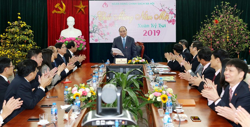 Thủ tướng Kl993 ưu đãi thưởng hấp dẫn Nguyễn Xuân Phúc phát biểu tại buổi làm việc.