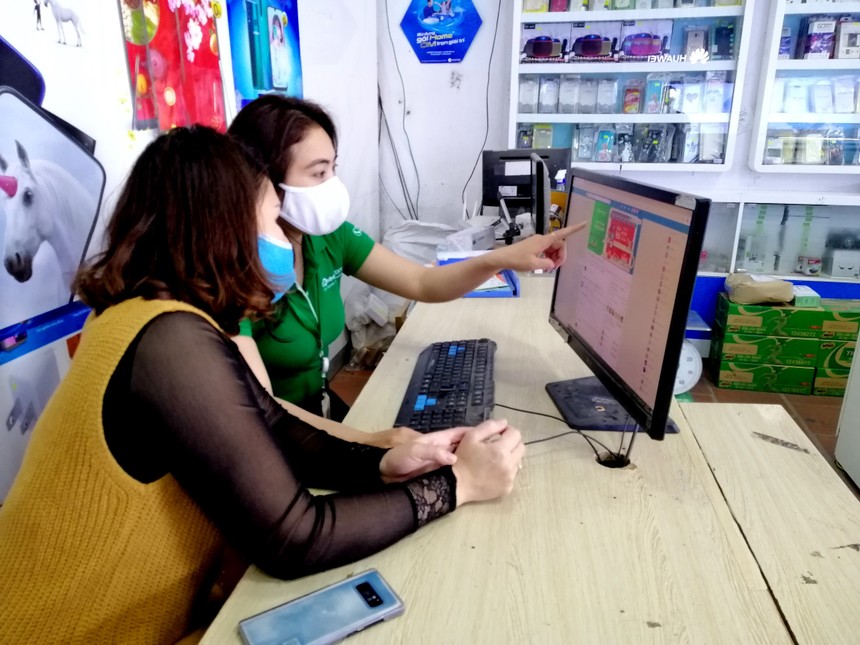 Tiểu thương VPBank được đội ngũ nhân viên Link Vào Nhà Cái KL99 COM Tặng +199k chỉ dẫn tận tình