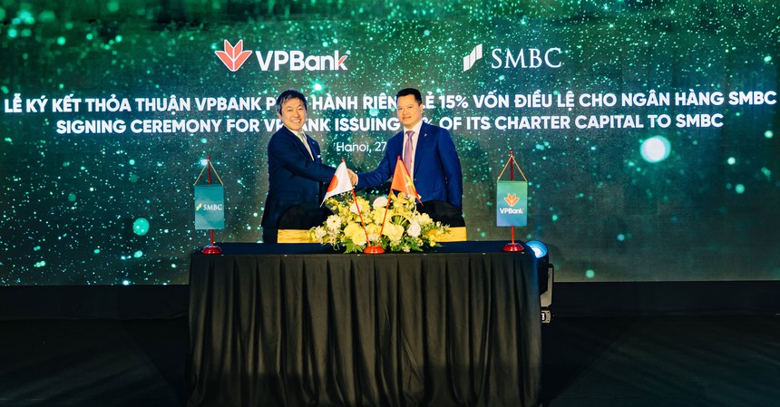 Ông Ngô Chí Dũng, Chủ tịch HĐQT VPBank và ông Masahiro Yoshimura, Giám đốc Điều hành, Tổng trưởng Quản lý Kl99ok phiên bản mới, Link Vào Nhà Cái KL99 COM Tặng +199k SMBC ký kết thỏa thuận