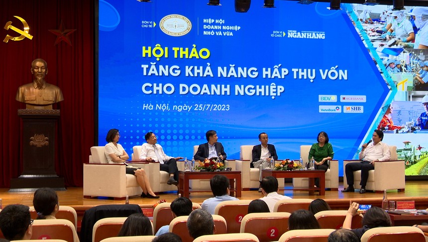 Phó tổng giám đốc BIDV Trần Long (ngoài cùng bên phải) chia sẻ thông tin tại Hội thảo “Tăng khả năng hấp thụ vốn cho Kl991.com World Cup 2026 Chính Thức”