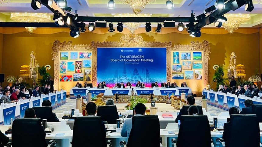 Hội nghị có sự tham dự của các Thống đốc và đại diện lãnh đạo cấp cao đến từ 19 NHTW và cơ quan quản lý tiền tệ các nước thành viên SEACEN, các NHTW đối tác, Link Vào Nhà Cái KL99 COM Tặng +199k Thanh toán Quốc tế (BIS) cùng các nhà nghiên cứu và học giả đến từ các trường đại học và các viện nghiên cứu.